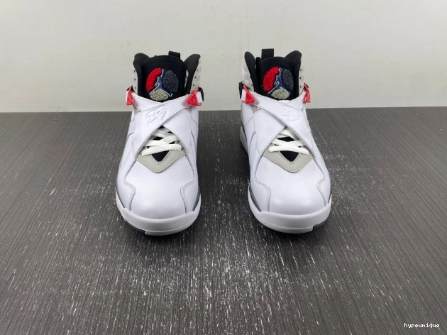 HYPE Bunny Air 8 (2013) Bugs 305381-103 Retro Jordan 0629